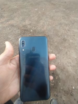 SAMSUNG GLEKSI A30 Kafolat bor