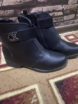 Женская обувь полуботинки и кроссовки