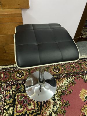 Kreslo sotladi tepa paska kotarlb tushadi