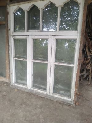 Derazalar eshik bor