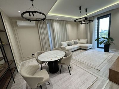 Сдается 4х ком квартира, ЖК Инфинити, ор-р: ул. С.Азимова, 131 м²