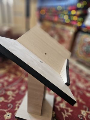 Лавх подставка для книг продается