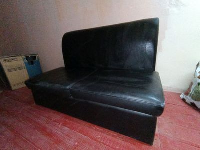 divan o'rindiq va bolalar karavati sotiladi