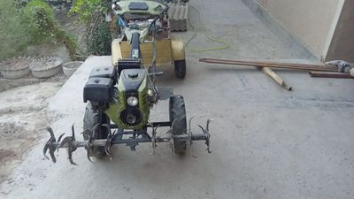 Mini Traktorcha sotiladi
