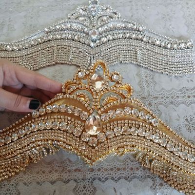 Ayollar uchun tilla qosh