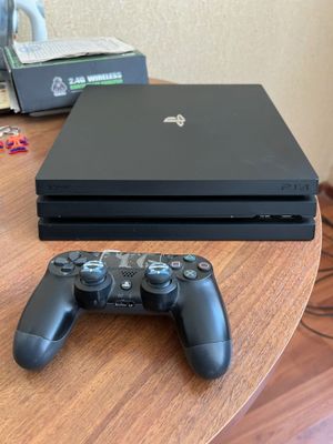 Продается PlayStation 4 PRO в хорошем состоянии!