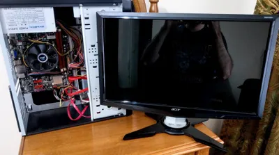 Компьютерный кейс + монитор