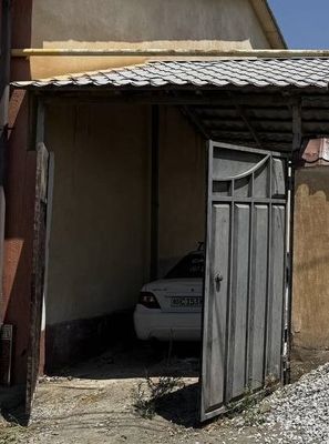 6 sotixlik kotejlarni darvoza va kirish eshigi