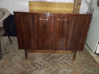 Tumba mebel sotiladi