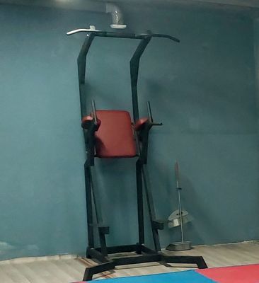 Tinajorlar gantel shtanga kaplekt pul zaril kelishilgan narhda sotila