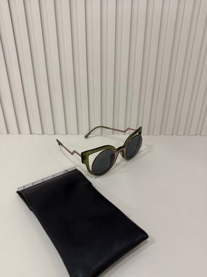 Продаю очки Fendi , оригинал