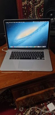 Apple MacBook Pro (Retina, 15-inch, Mid 2014) Core i7, 16GB, 250SSD.