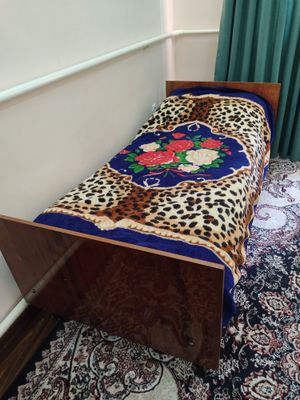 Продаю кровати в бу