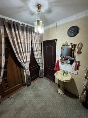 Хоразм вилояти Хива Касмо обод шахарчаси катта йулни устида