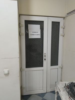 Акфа пласт эшиклар срочно сотилади холати яхши