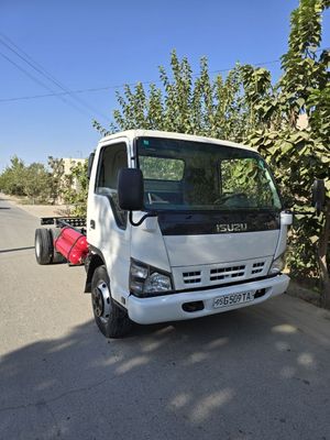 Isuzu shassi tex pasportda samasval yozilgan 5 tonnalik 2009 yili