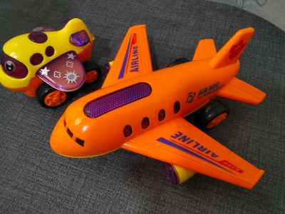 Игрушечные самолёты для детей
