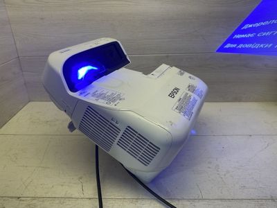 Продаетс Проектор Epson Eb 1430 wi