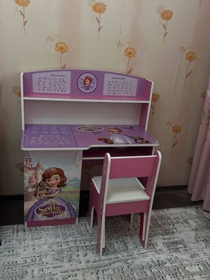Письменный стол и шкаф