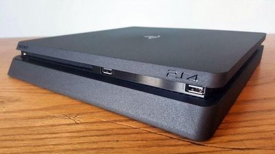 PS4 Slim 1TB + 3 джойстика + топ игры (Last of Us, GTA, Cyberpunk)