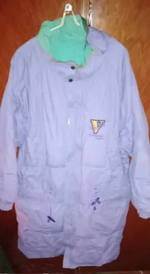 Продается пуховик натуральный.