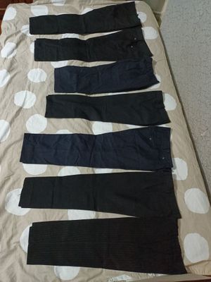 Продам брюки классические школьные