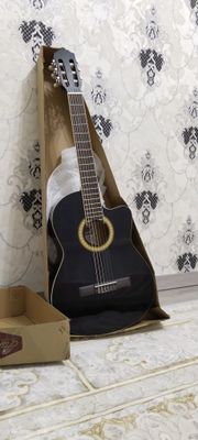 Gitara Ashton, umuman ishlatilmagan yap yangi