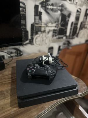 plastation 4 slim