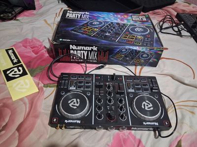 dj mikser Numark party mix