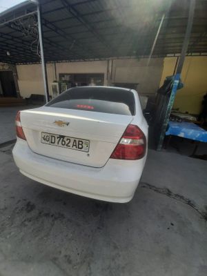 Nexia 3 yaxshi holatda