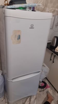 Xolodilnik ""INDESIT"" ikki kameralik. Xolati yaxshi. Ishlashi zo'r