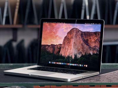 Macbook Pro intel core i7 8/740GB yaxshi holatda