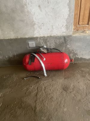 Gaz balon 80 talik sotiladi