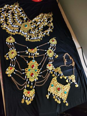 tilla qosh kelinlar uchun