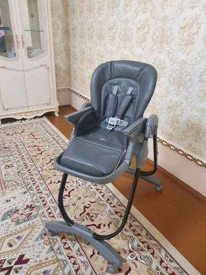 Детский стульчик для кормления