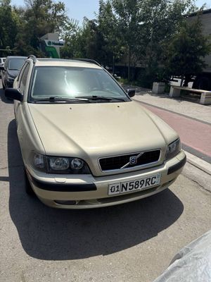 Volvo sotiladi 2001 yil moshina yaxshi xolatda
