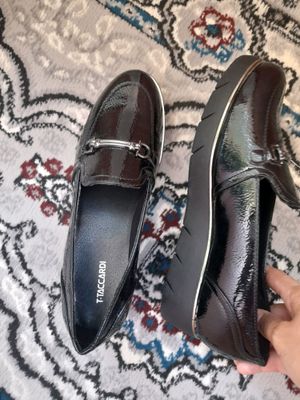 продаю новые туфли фирмы Кари за 150 тыс