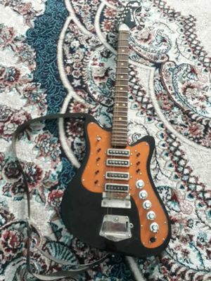 Sotiladi Electro-gitara "STELLA"