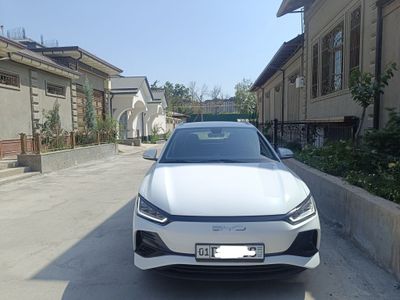BYD E2 Oq rang RASMIDILERDAN olinhan 8 yil kafol