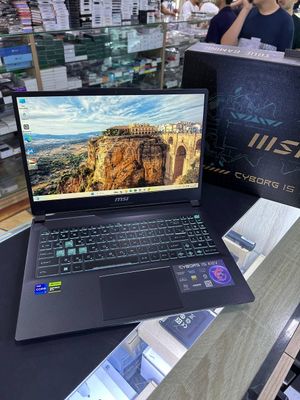 Msi Cyborg i7 12650H RTX 4060 xolati yengide