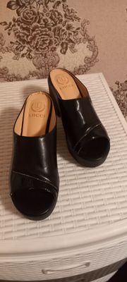 Аёллар Оёк кийими