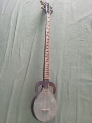 Rubob sotiladi..