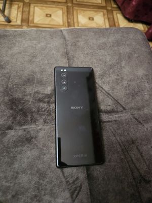 Продам Sony Xperia 5