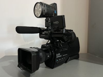 Sony camera sotiladi, kelishiladi