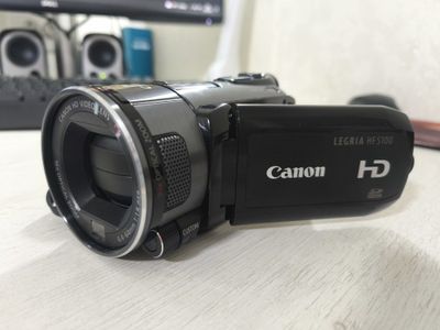 Видеокамера Canon Legria HF S100