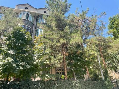 Сдается в аренду 3 комнатная квартира 137 м.кв рядом с метро Ойбек