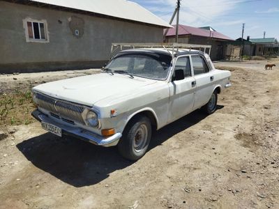 Gaz2410 srochna sotiladi