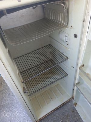 Холодылник сотилади 700000сум.