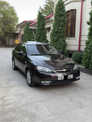 32.000 KM. 2023-yil. Gentra Avtomat karobka. Kraskasi toza.