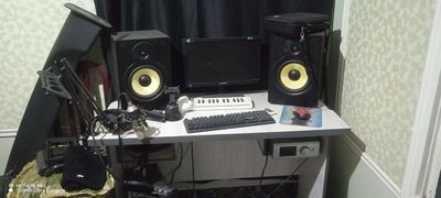 tayyor studiya sotladi 800$